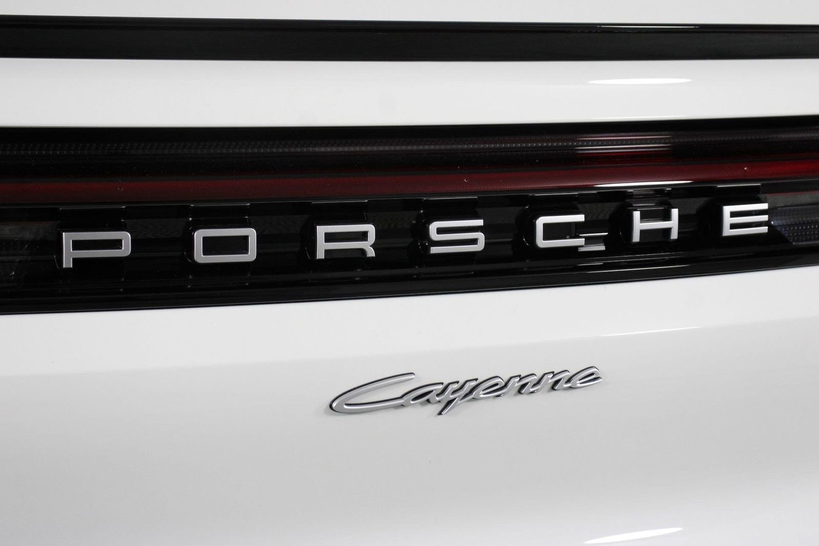 Certified 2025 Porsche Cayenne E-Hybrid Coupe image 22