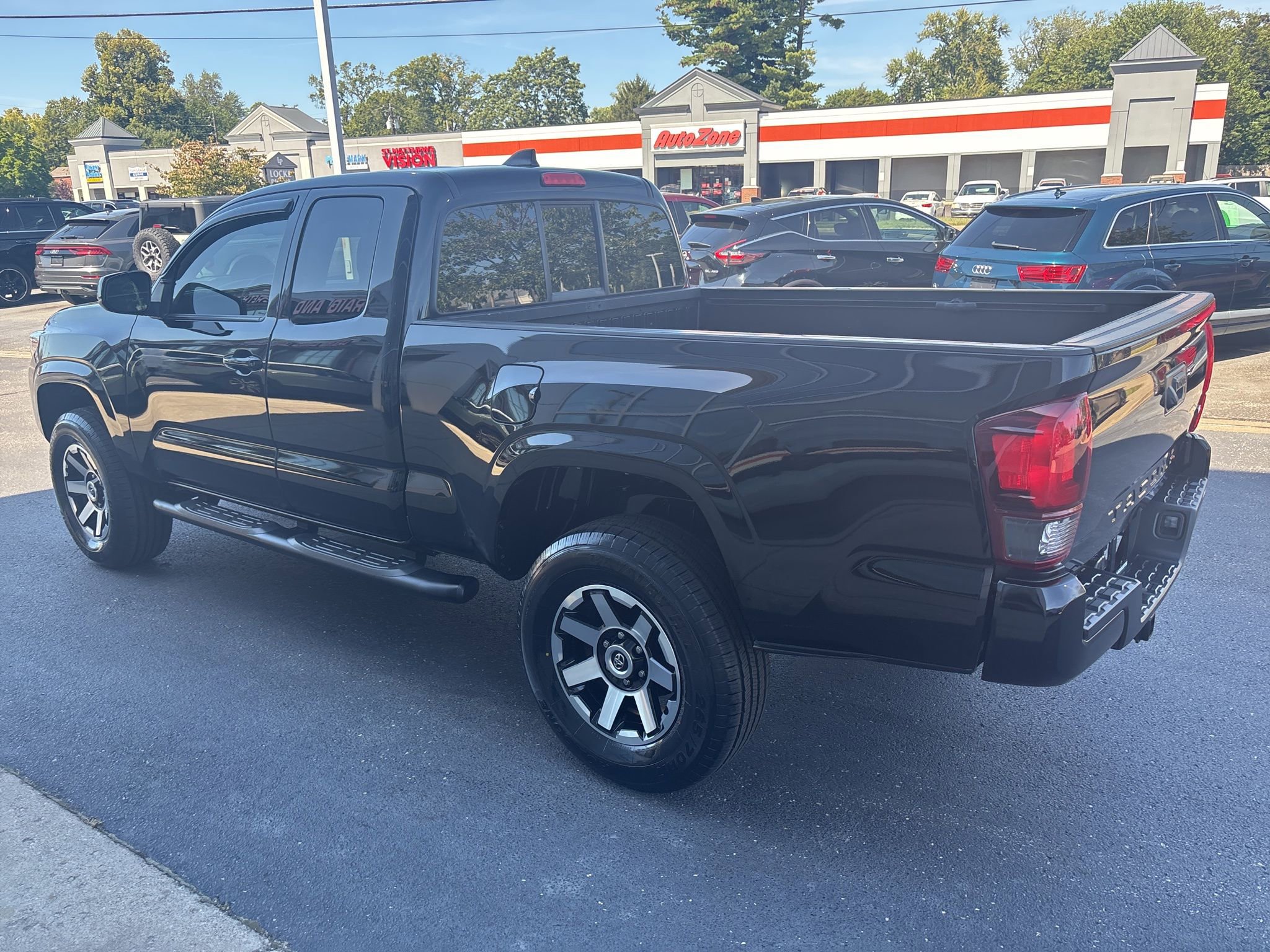 Used 2023 Toyota Tacoma SR image 9