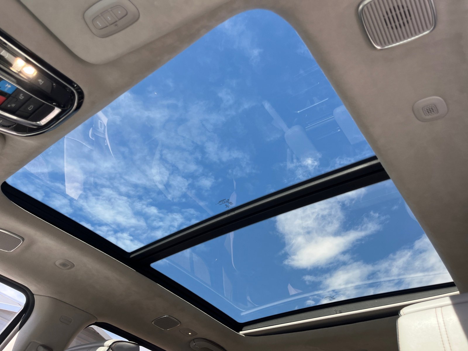 Used 2022 Jeep Grand Wagoneer Series II w/ Premium Group II image 32