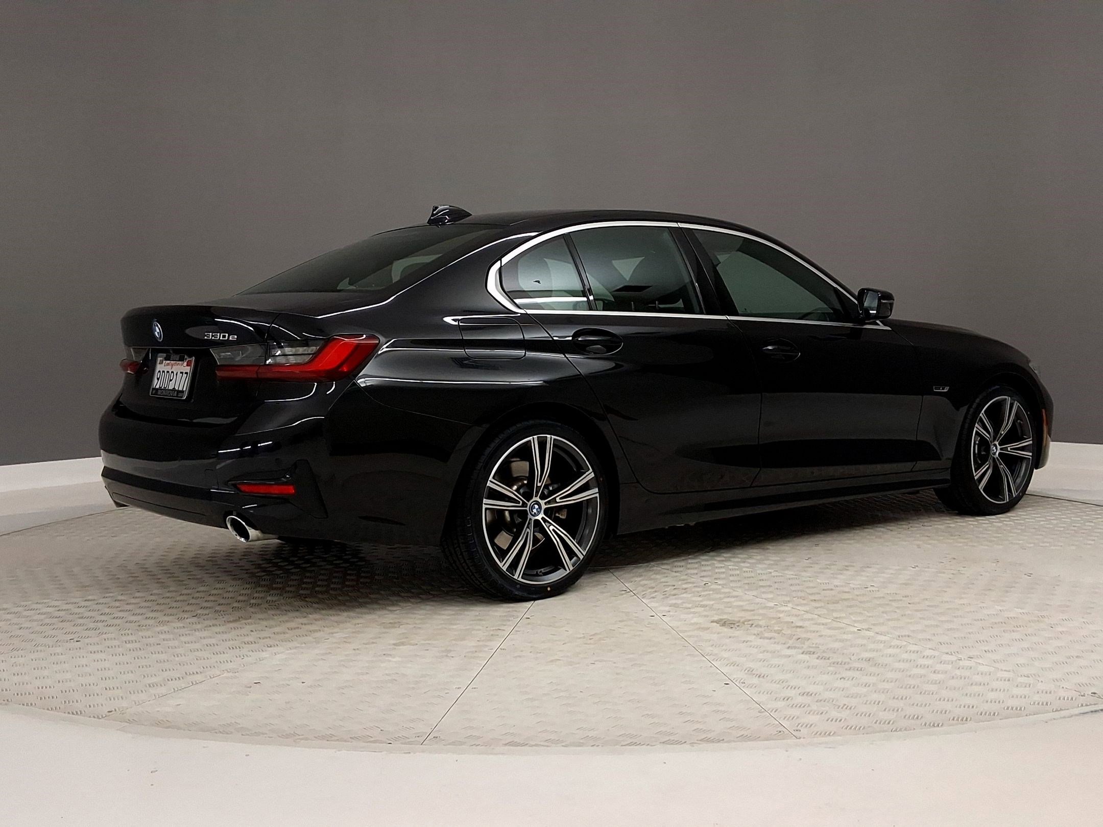 Used 2022 BMW 330e w/ Driving Assistance Package image 7