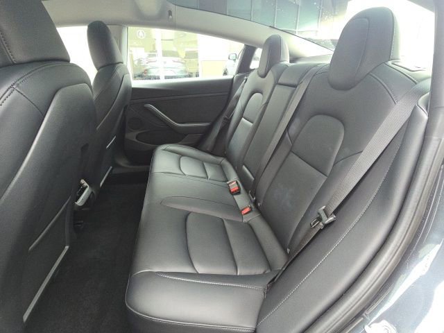 Used 2023 Tesla Model 3 Standard Range image 12