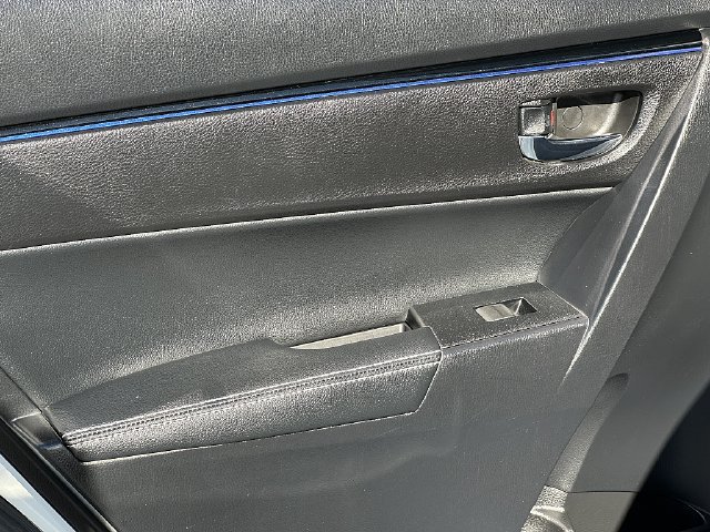 Used 2017 Toyota Corolla SE w/ Carpet Mat Package (TMS) FWD image 19