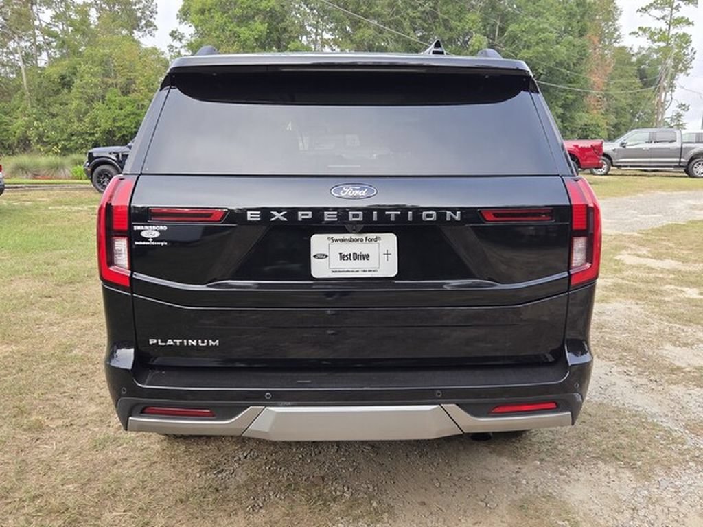 Used 2025 Ford Expedition Platinum AWD/4WD image 12