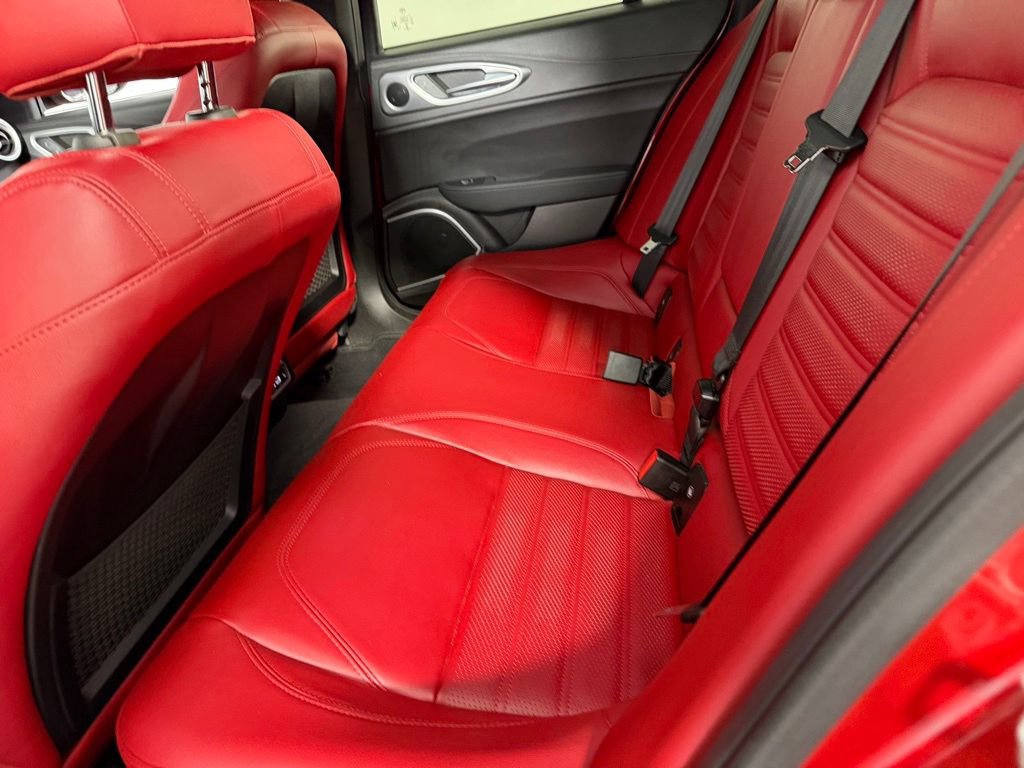 Used 2023 Alfa Romeo Giulia Veloce image 27
