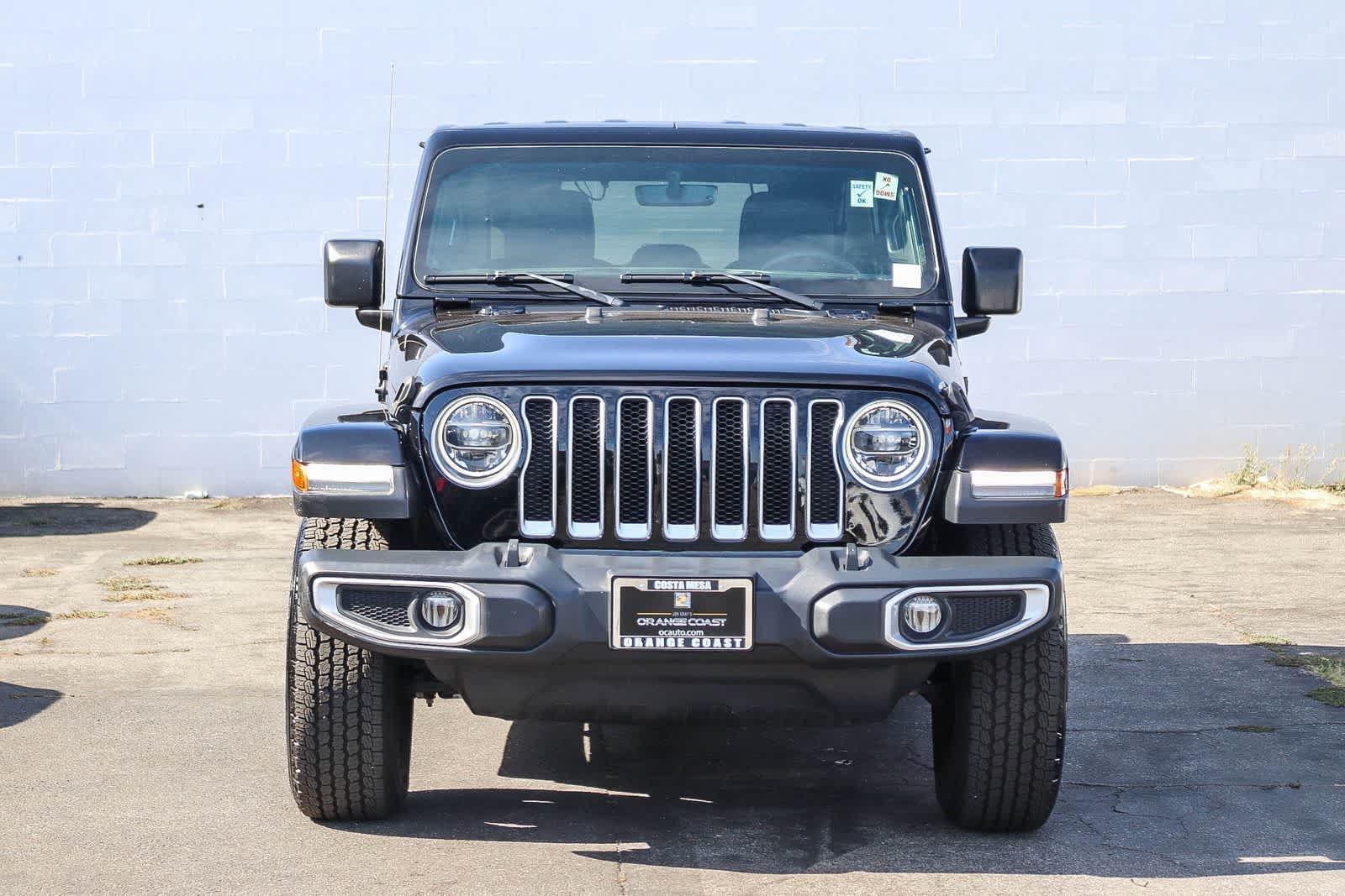 Used 2018 Jeep Wrangler Unlimited Sahara AWD/4WD image 2