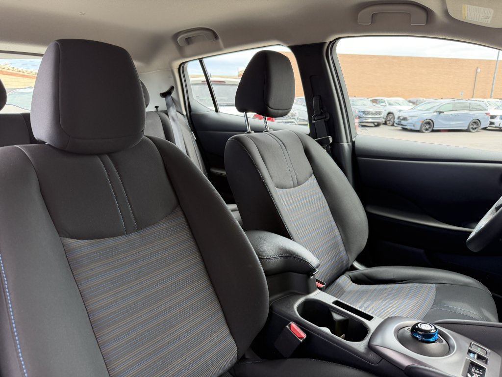 Used 2025 Nissan Leaf S FWD image 38