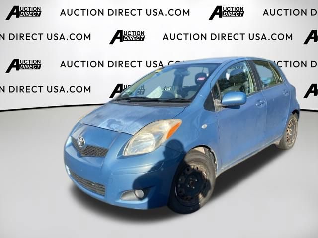 Used 2011 Toyota Yaris 4-Door Hatchback image 1