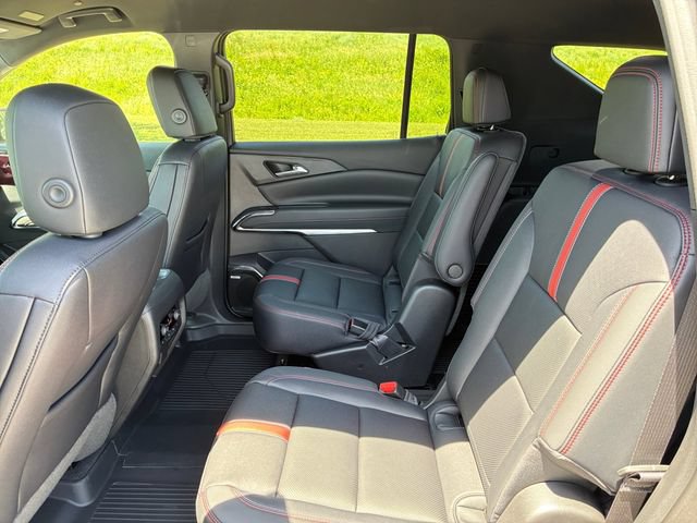 New 2026 Chevrolet Traverse RS w/ LPO, Floor Liner Package AWD/4WD image 17