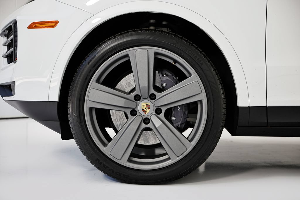 Used 2024 Porsche Cayenne Coupe AWD/4WD image 12