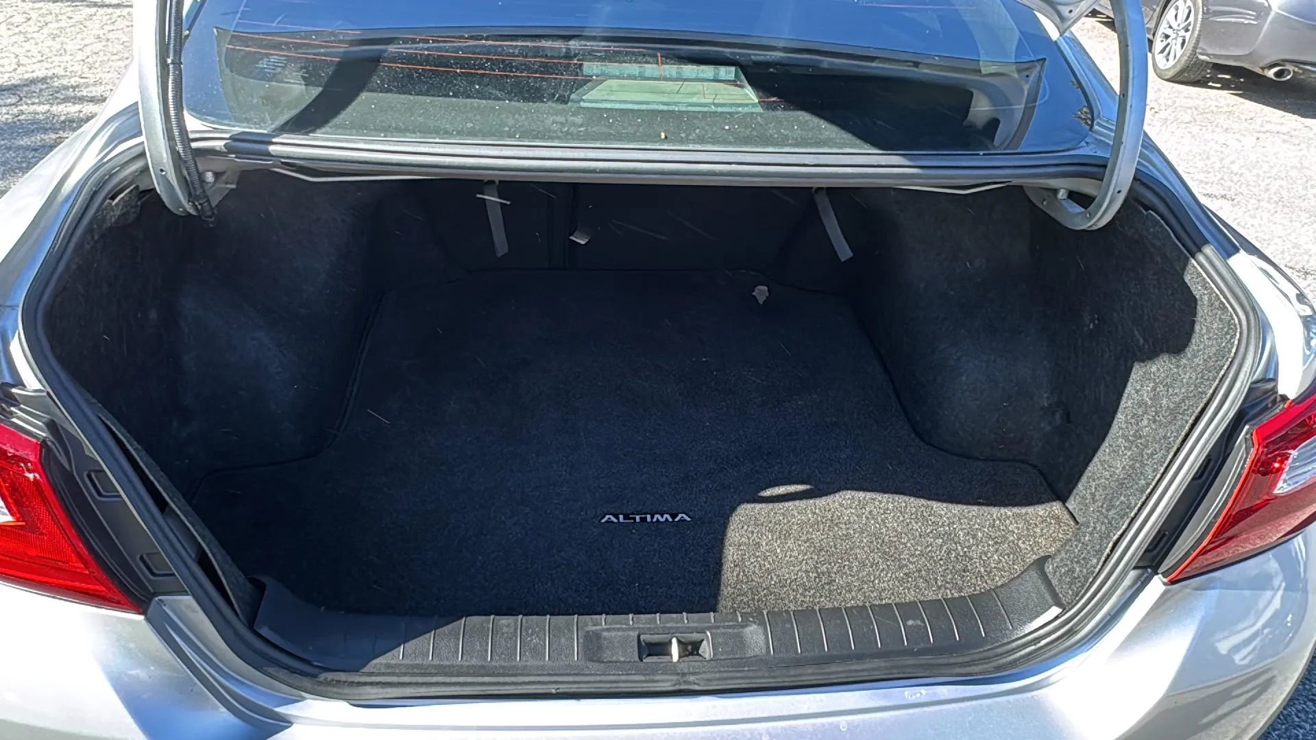 Used 2016 Nissan Altima 2.5 SR image 14