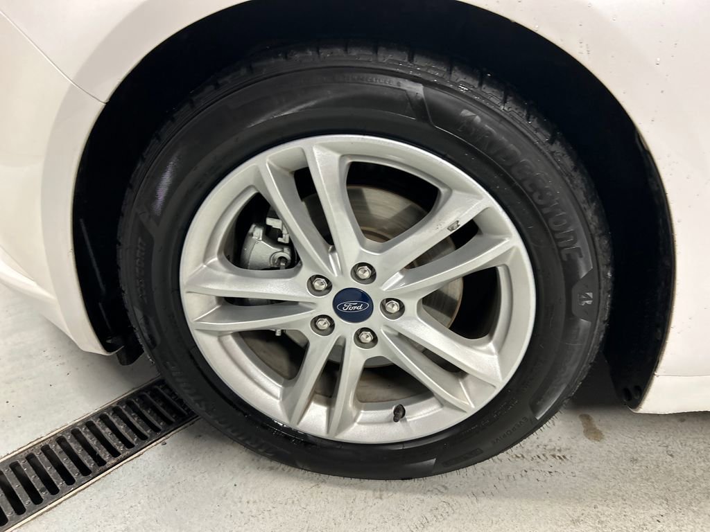 Used 2018 Ford Fusion SE w/ Fusion SE Technology Package image 9