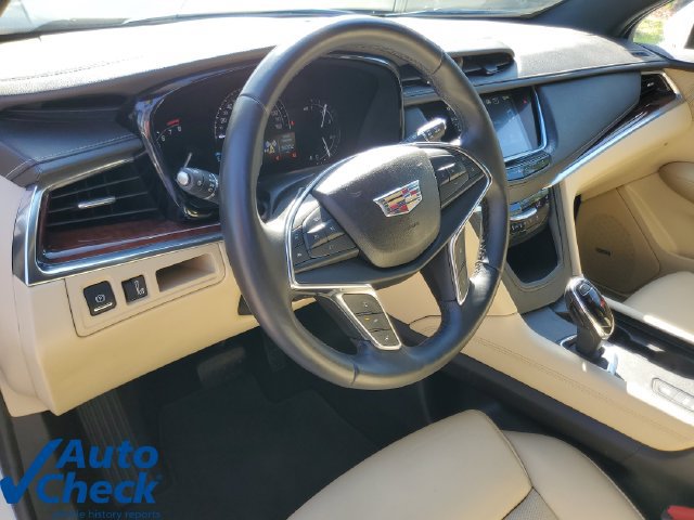 Used 2018 Cadillac XT5 Premium Luxury FWD image 17