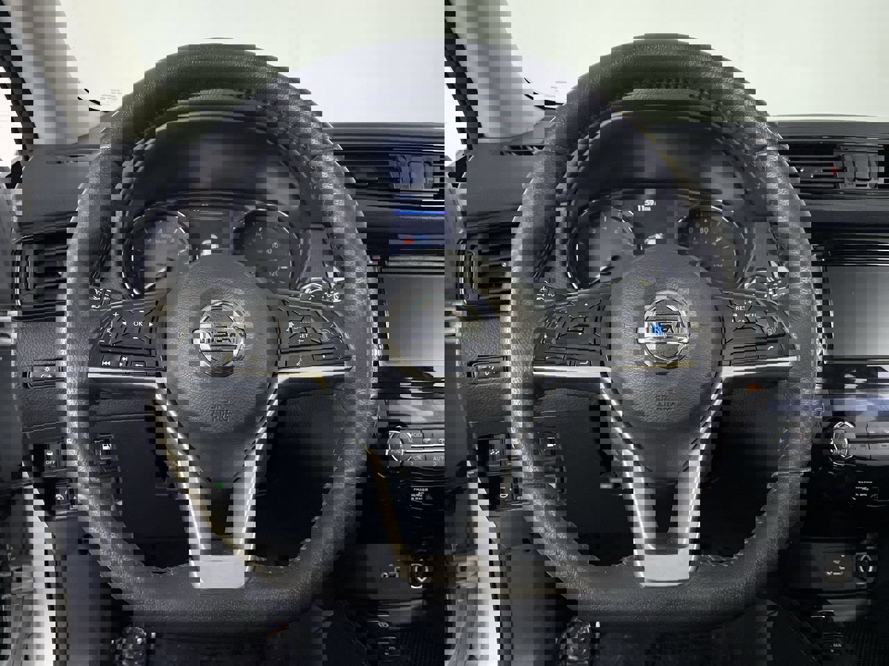 Used 2019 Nissan Rogue SL w/ Premium Package image 14