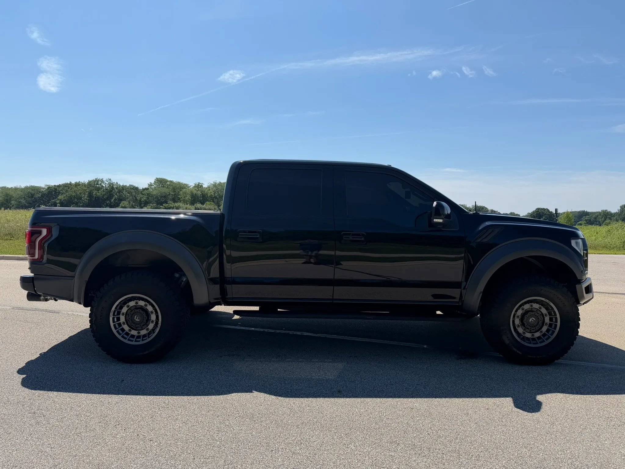 Used 2018 Ford F150 Raptor w/ Equipment Group 802A Luxury AWD/4WD image 4