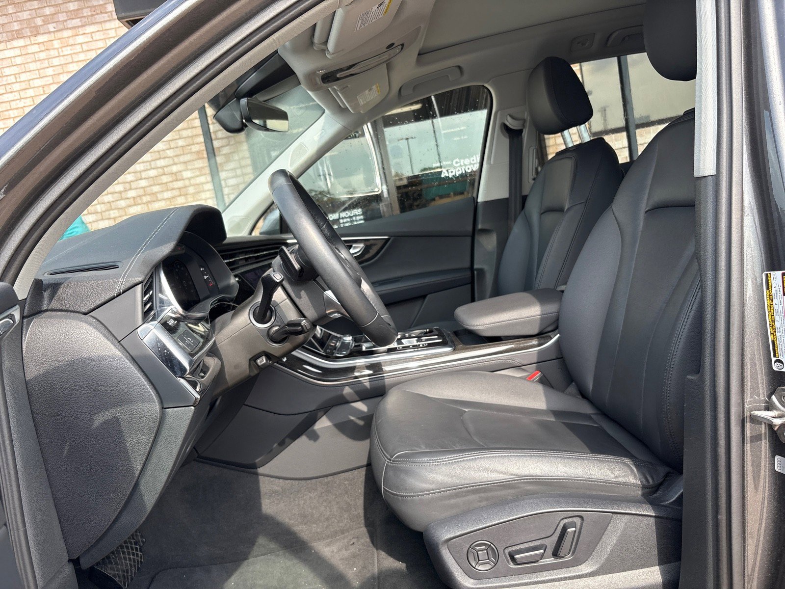 Used 2024 Audi Q7 Premium Plus image 3