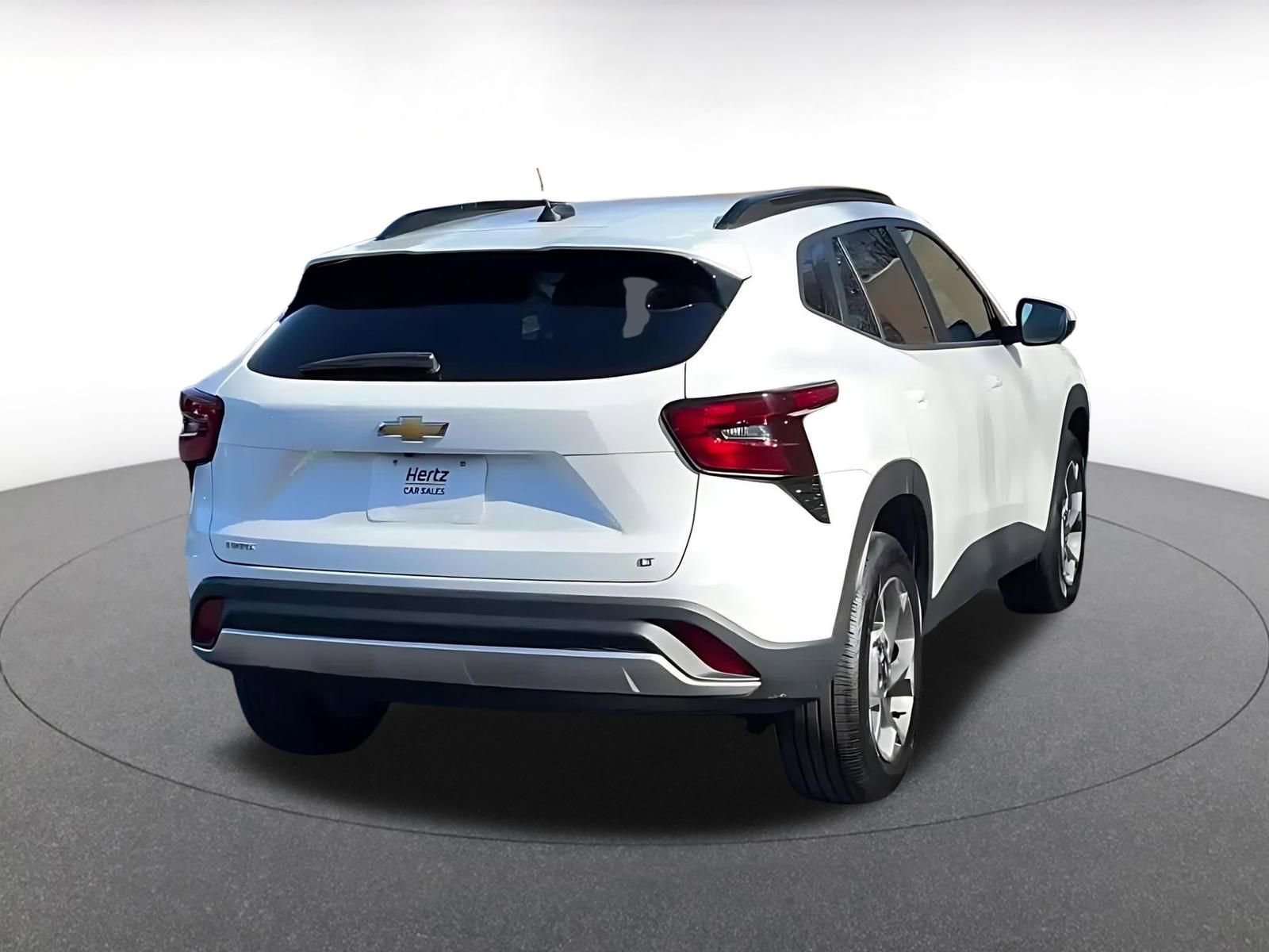 Used 2025 Chevrolet Trax LT w/ LT Convenience Package image 14