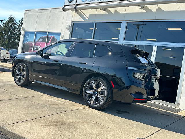 Used 2025 BMW iX xDrive50 AWD/4WD image 6