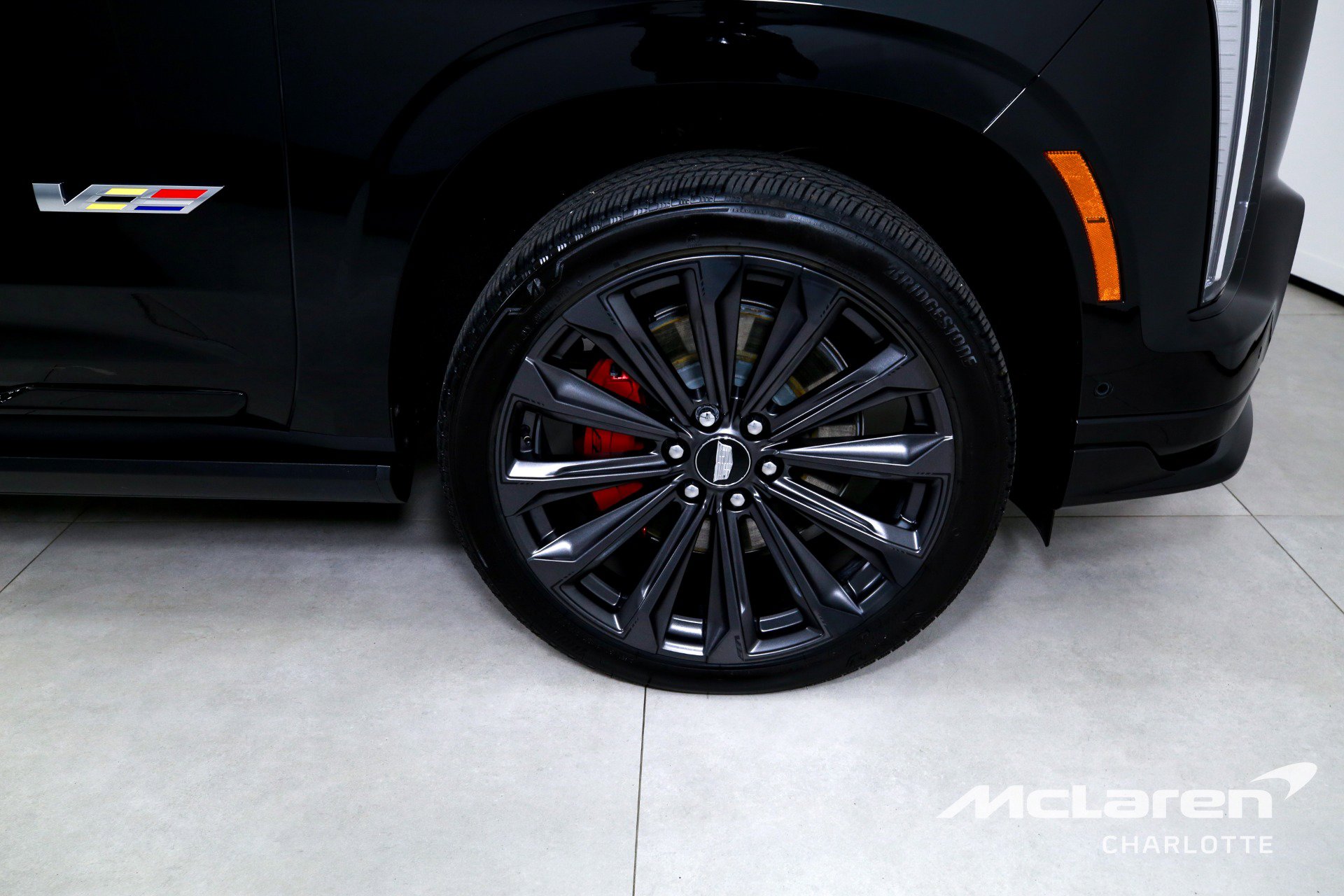 Used 2025 Cadillac Escalade ESV V image 38