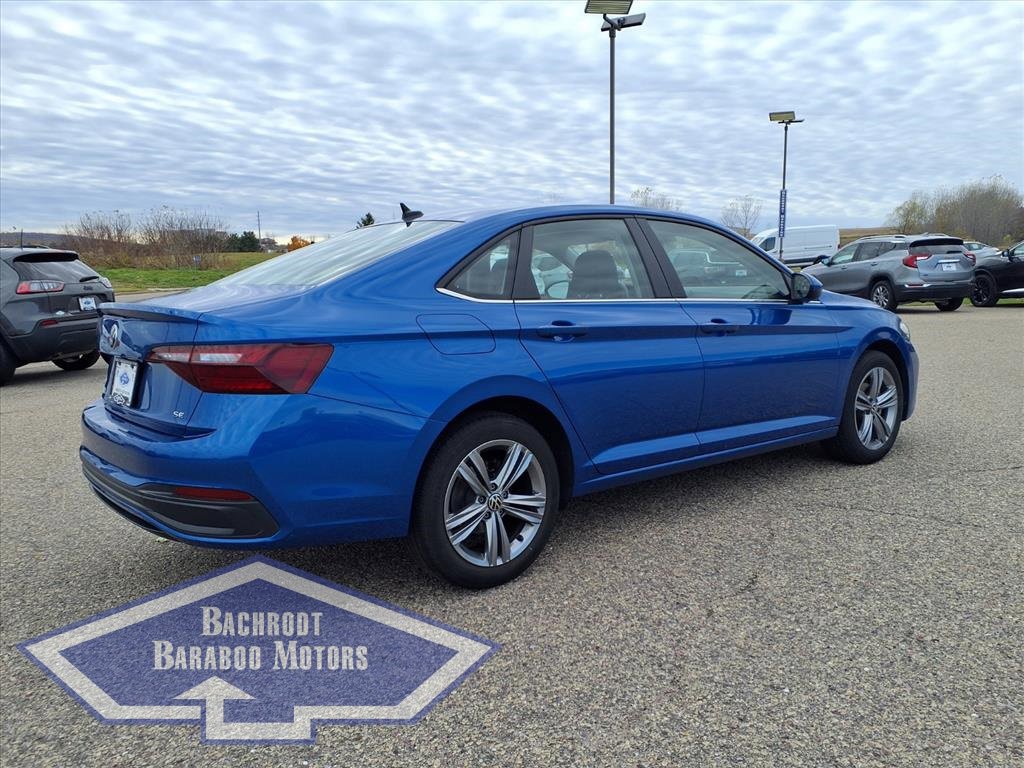 Used 2024 Volkswagen Jetta SE image 4