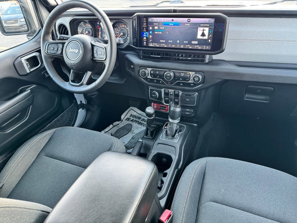 Used 2024 Jeep Wrangler Willys AWD/4WD image 12