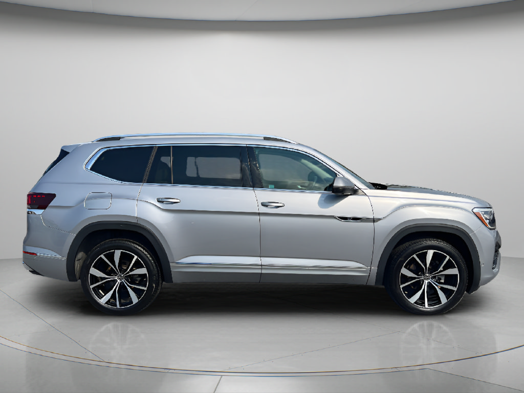 Used 2024 Volkswagen Atlas SEL Premium R-Line AWD/4WD image 8