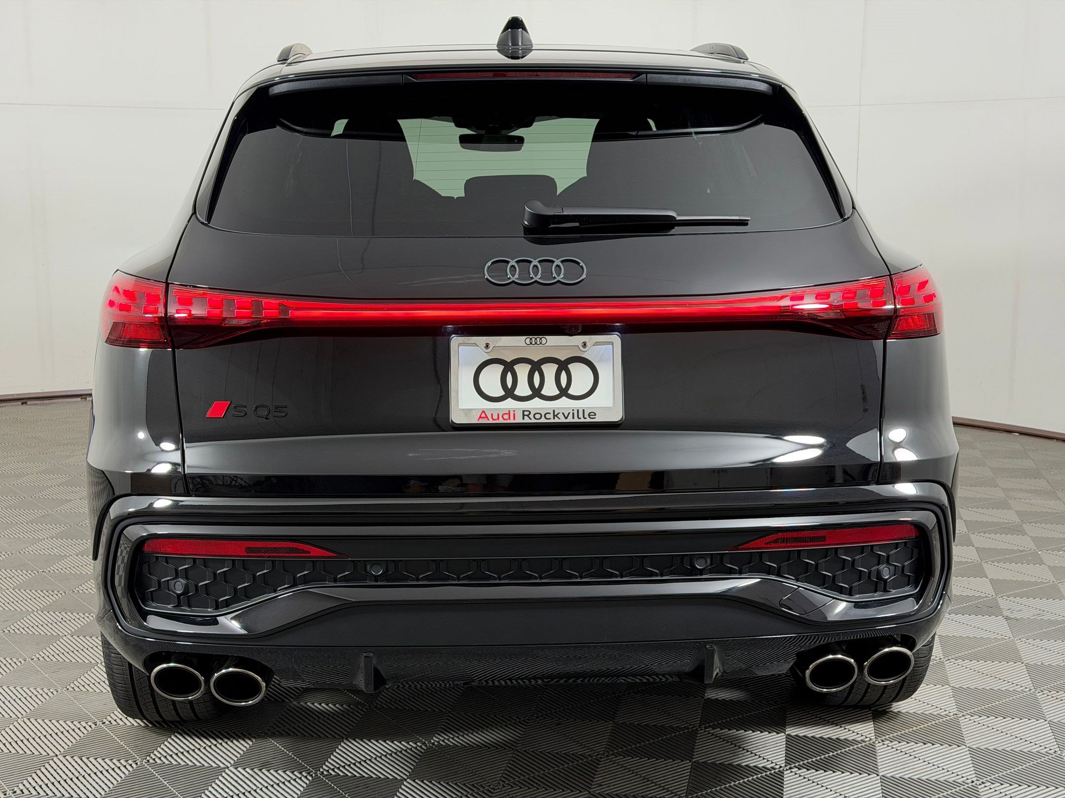 Certified 2025 Audi SQ5 Premium Plus AWD/4WD image 10