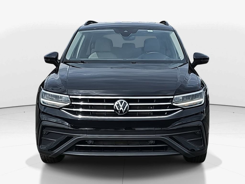 Used 2024 Volkswagen Tiguan S image 11