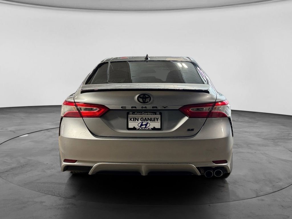 Used 2020 Toyota Camry SE image 6
