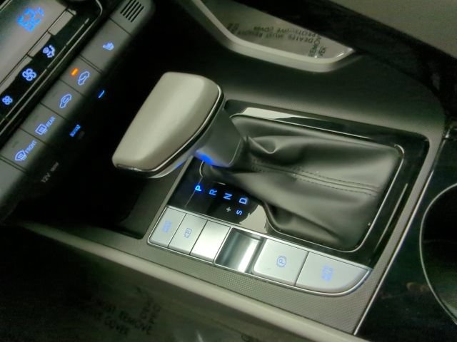 Used 2025 Hyundai Elantra SEL FWD image 21