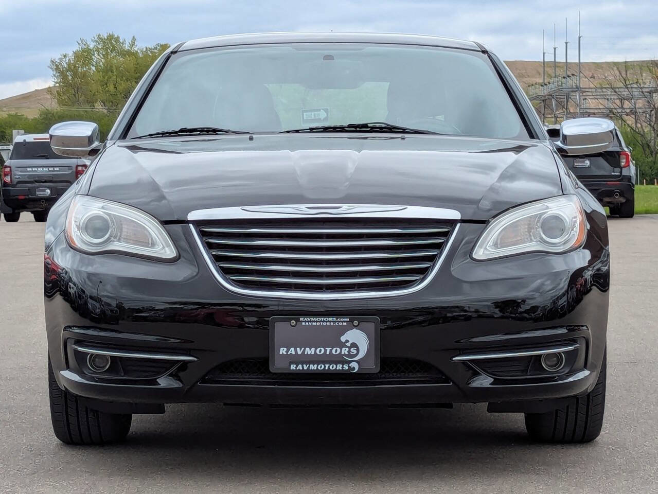 Used 2013 Chrysler 200 Limited FWD image 6