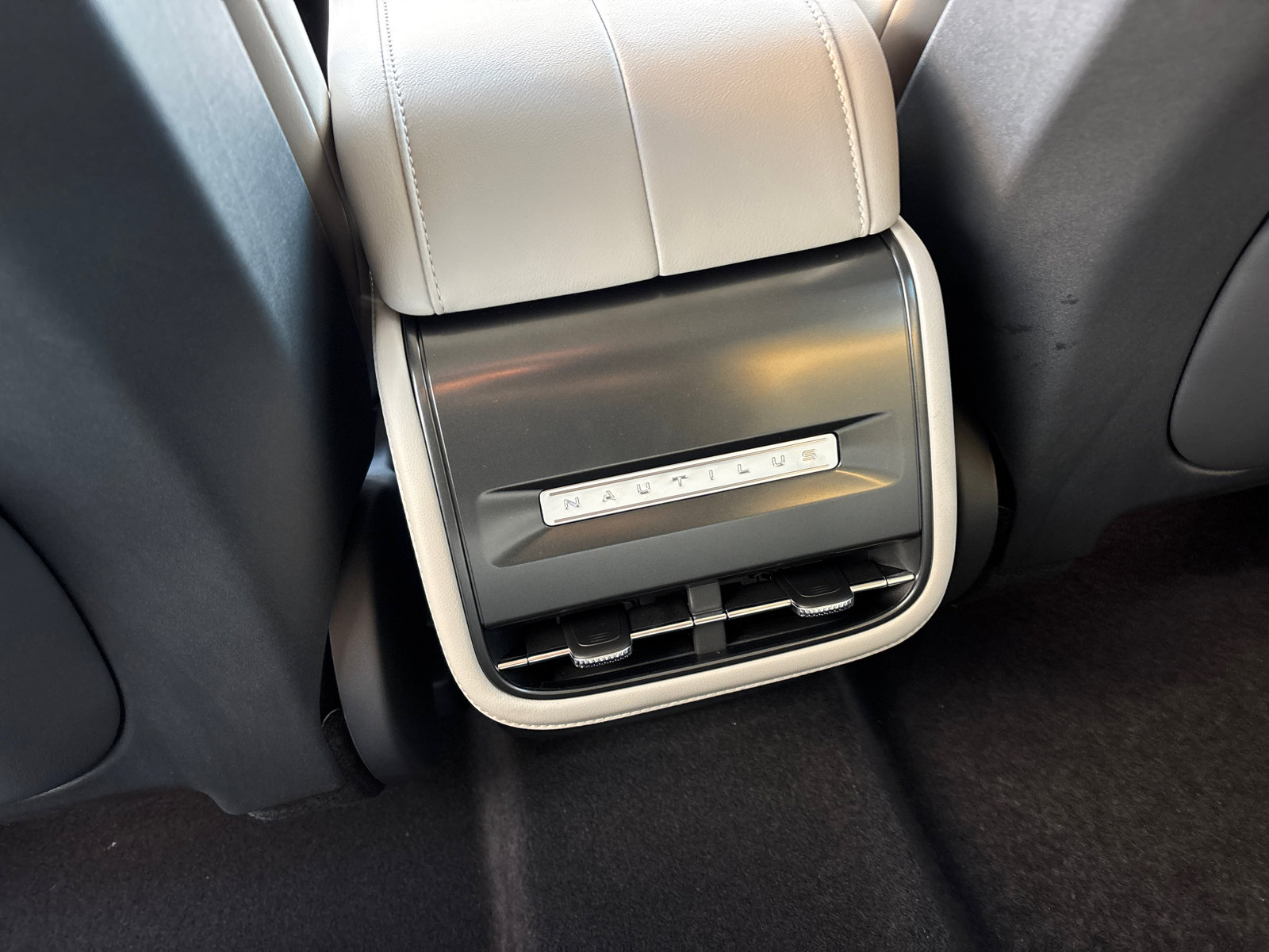 New 2026 Lincoln Nautilus Premier image 33