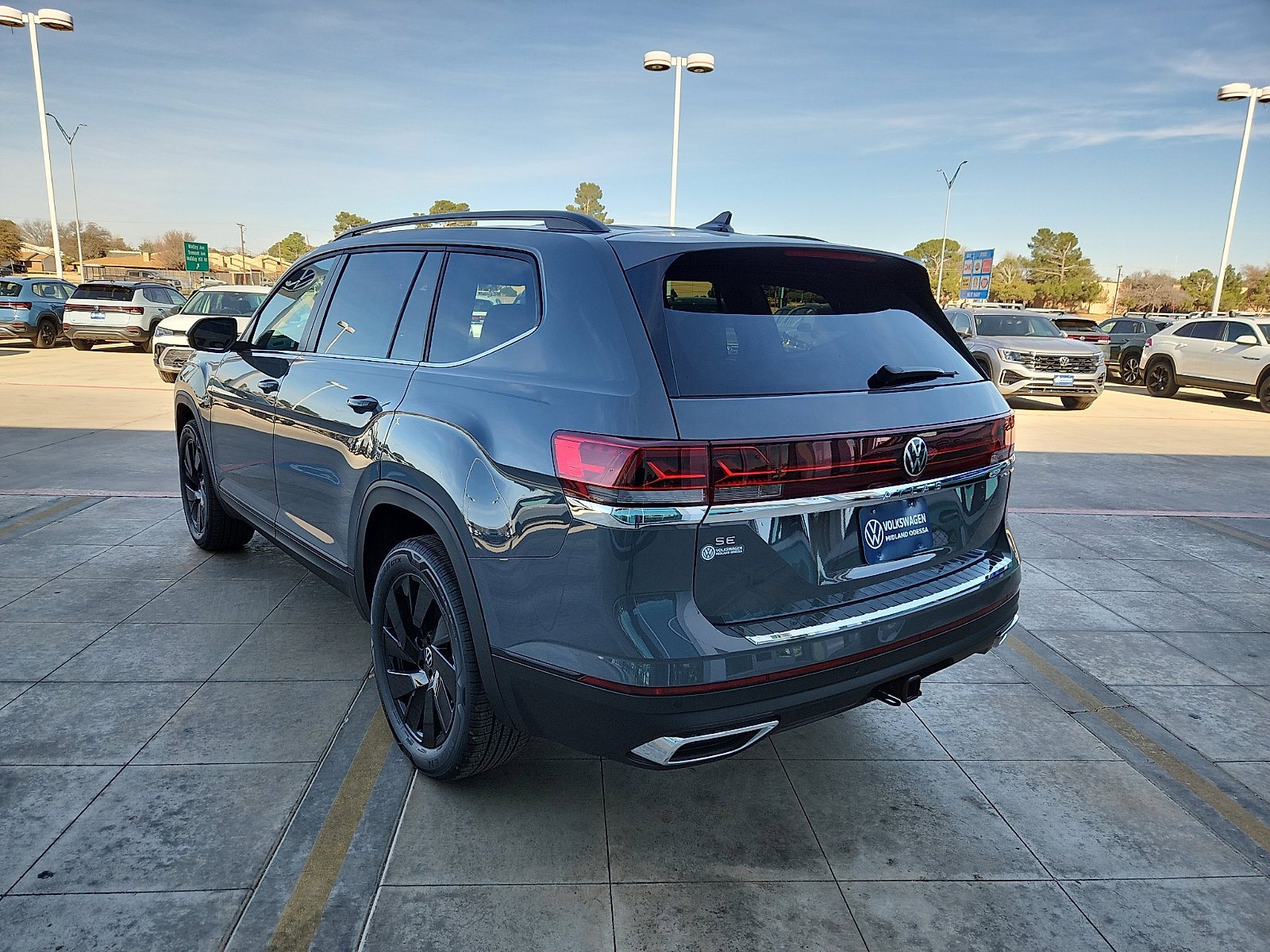 New 2026 Volkswagen Atlas SE image 5