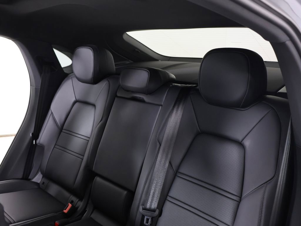New 2026 Porsche Cayenne S image 12