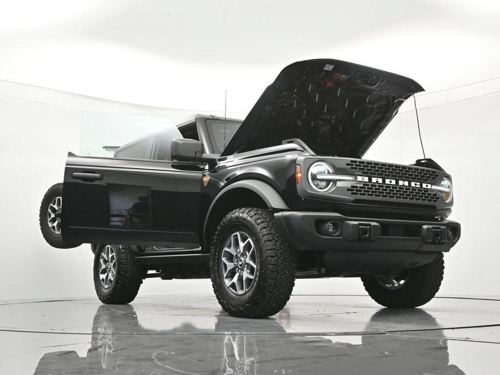 Certified 2025 Ford Bronco Badlands AWD/4WD image 46