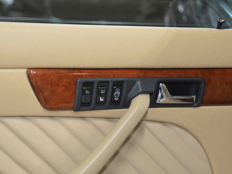 Used 1990 Mercedes-Benz 560 SEL image 32