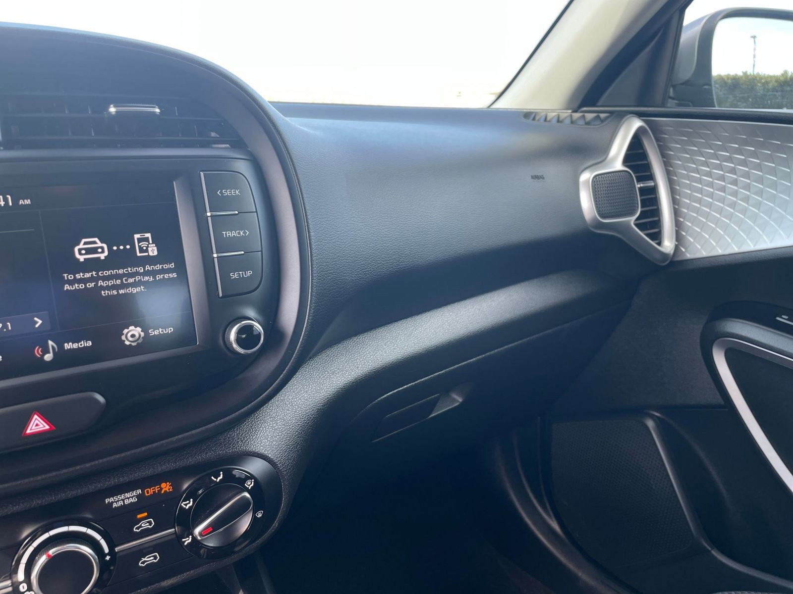 Used 2025 Kia Soul LX w/ LX Technology Package image 33