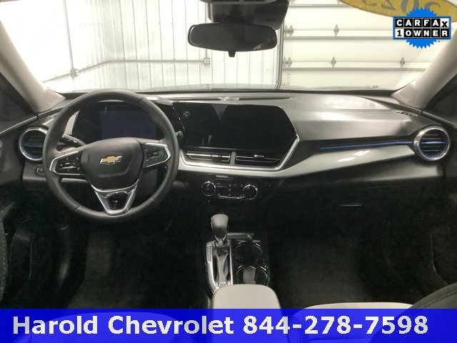 Used 2025 Chevrolet Trax LT w/ LT Convenience Package image 13
