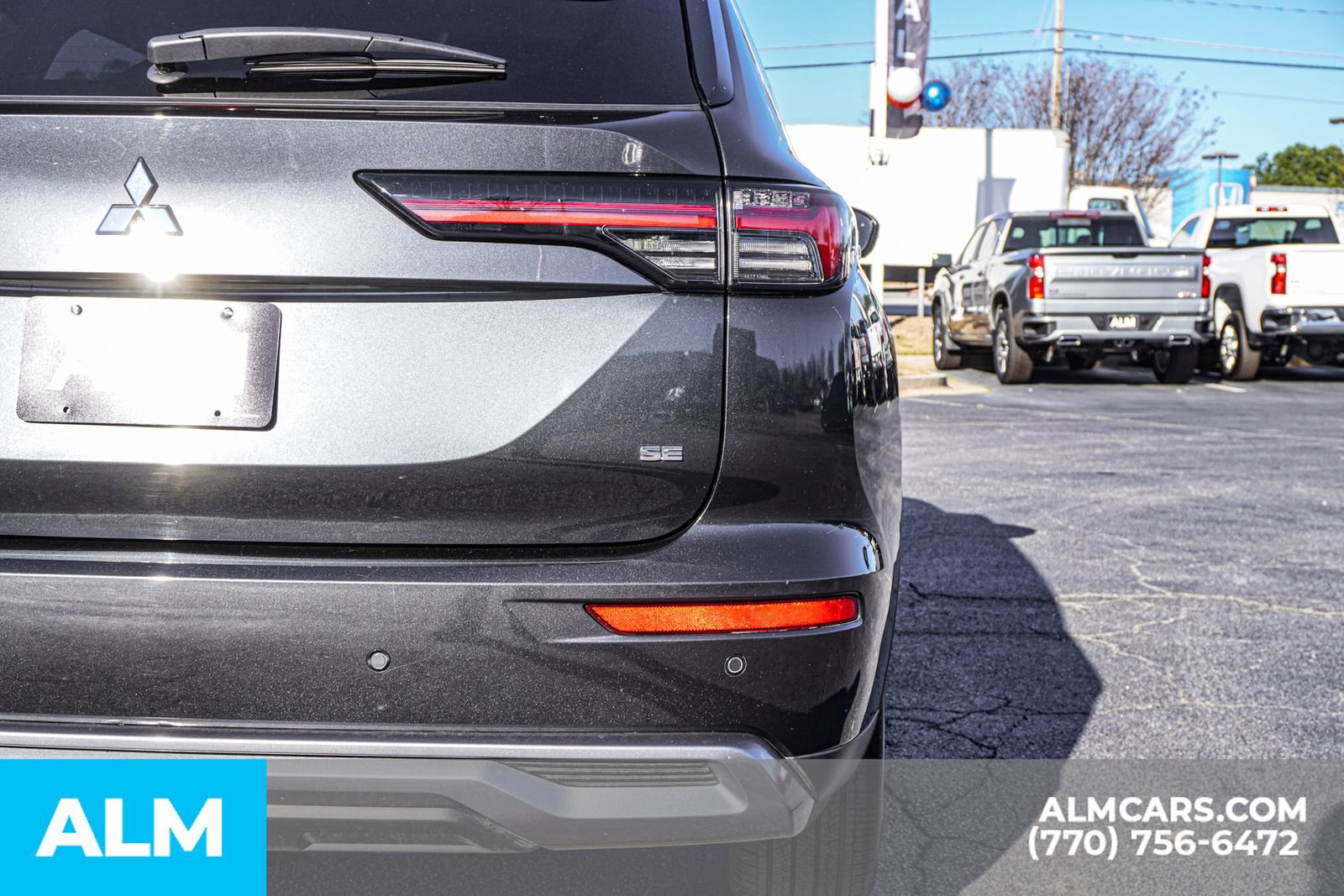 Used 2025 Mitsubishi Outlander SE image 18