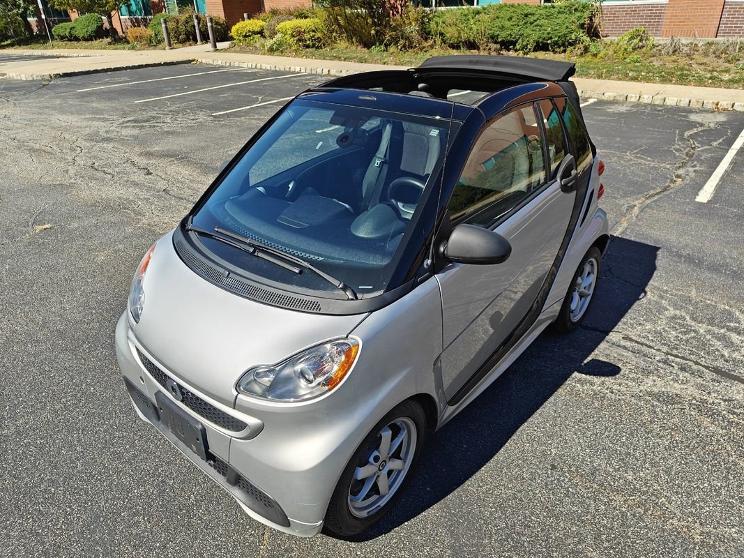 Used 2015 smart fortwo passion image 30