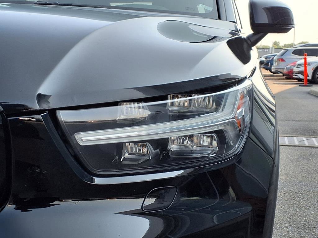 Used 2022 Volvo XC40 T5 R-Design w/ Advanced Package image 23