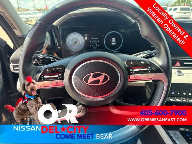 Used 2025 Hyundai Elantra Limited FWD image 17