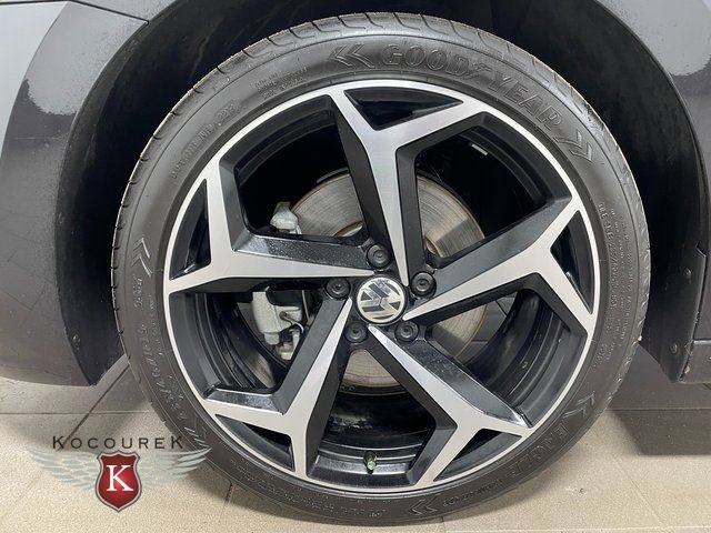 Used 2020 Volkswagen Passat 2.0T R-Line FWD image 8