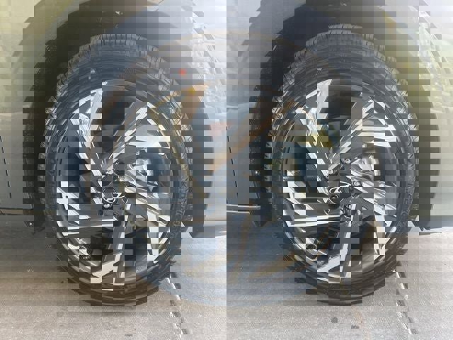 New 2026 Hyundai Elantra Limited image 40