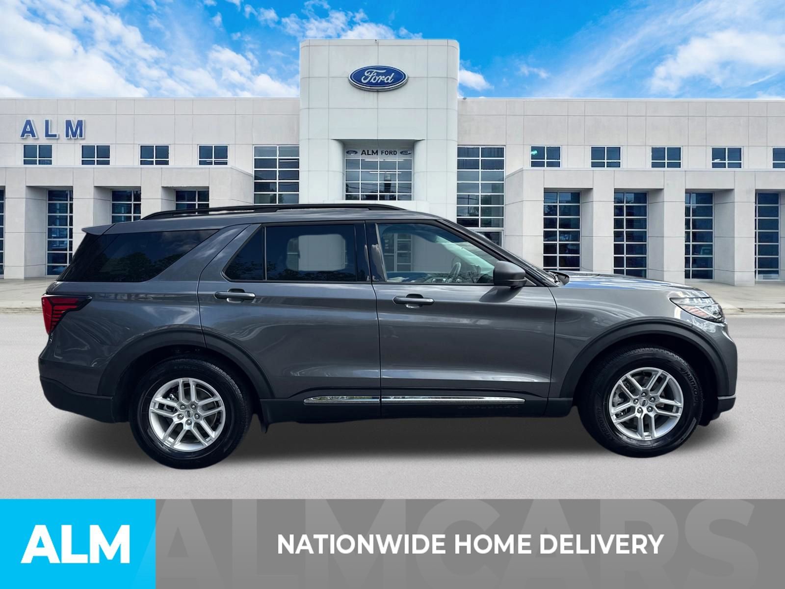Used 2025 Ford Explorer Active RWD image 4