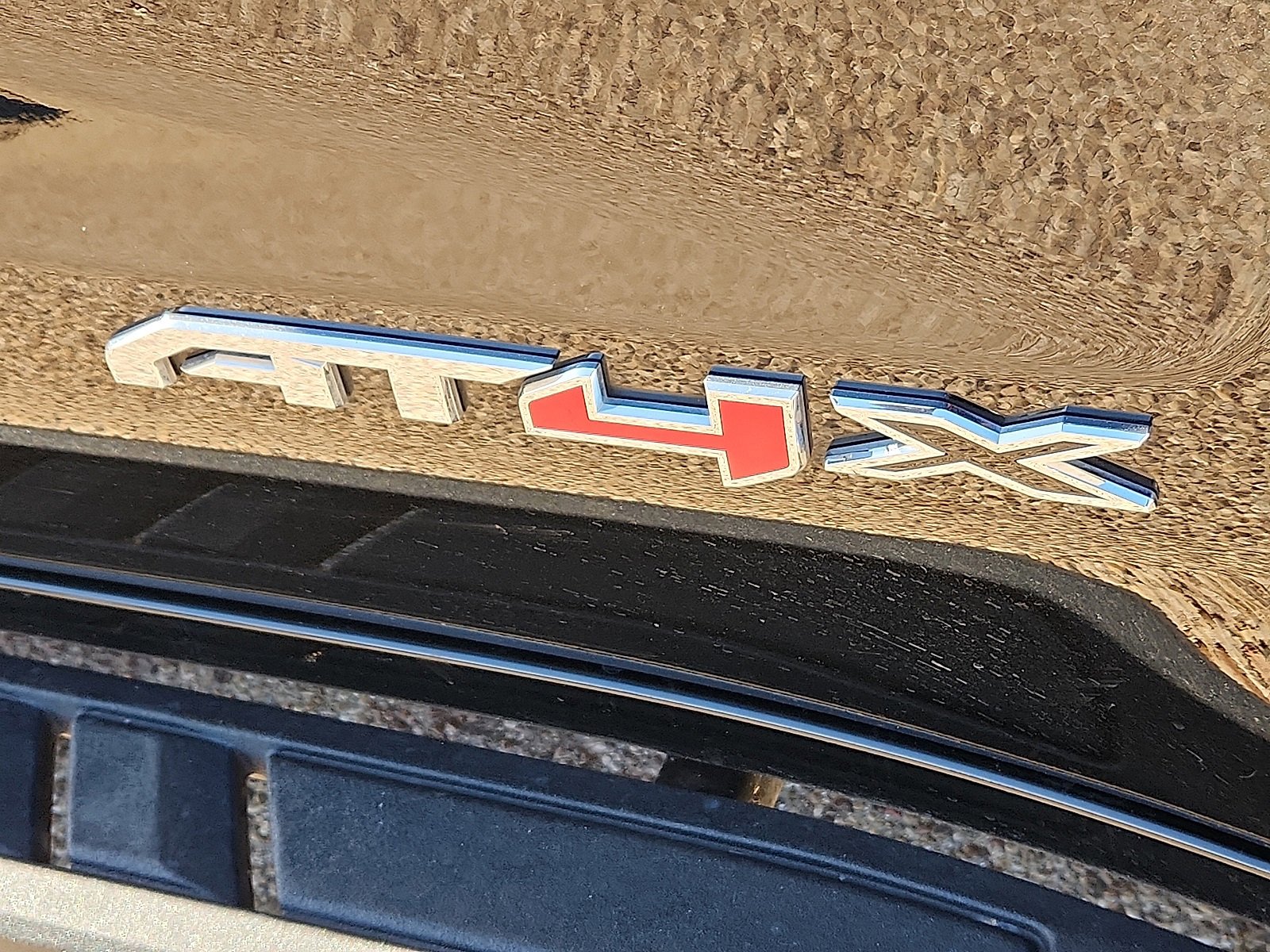 Used 2024 GMC Sierra 1500 AT4X image 9