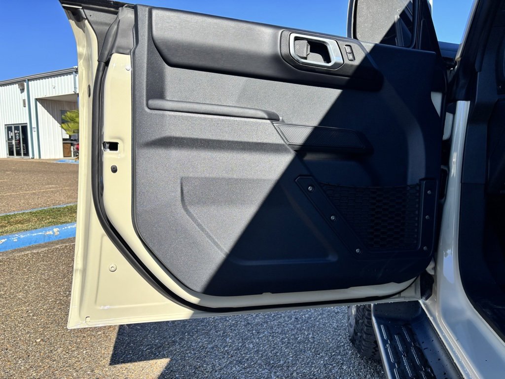 New 2025 Ford Bronco Outer Banks w/ Sasquatch Package image 18
