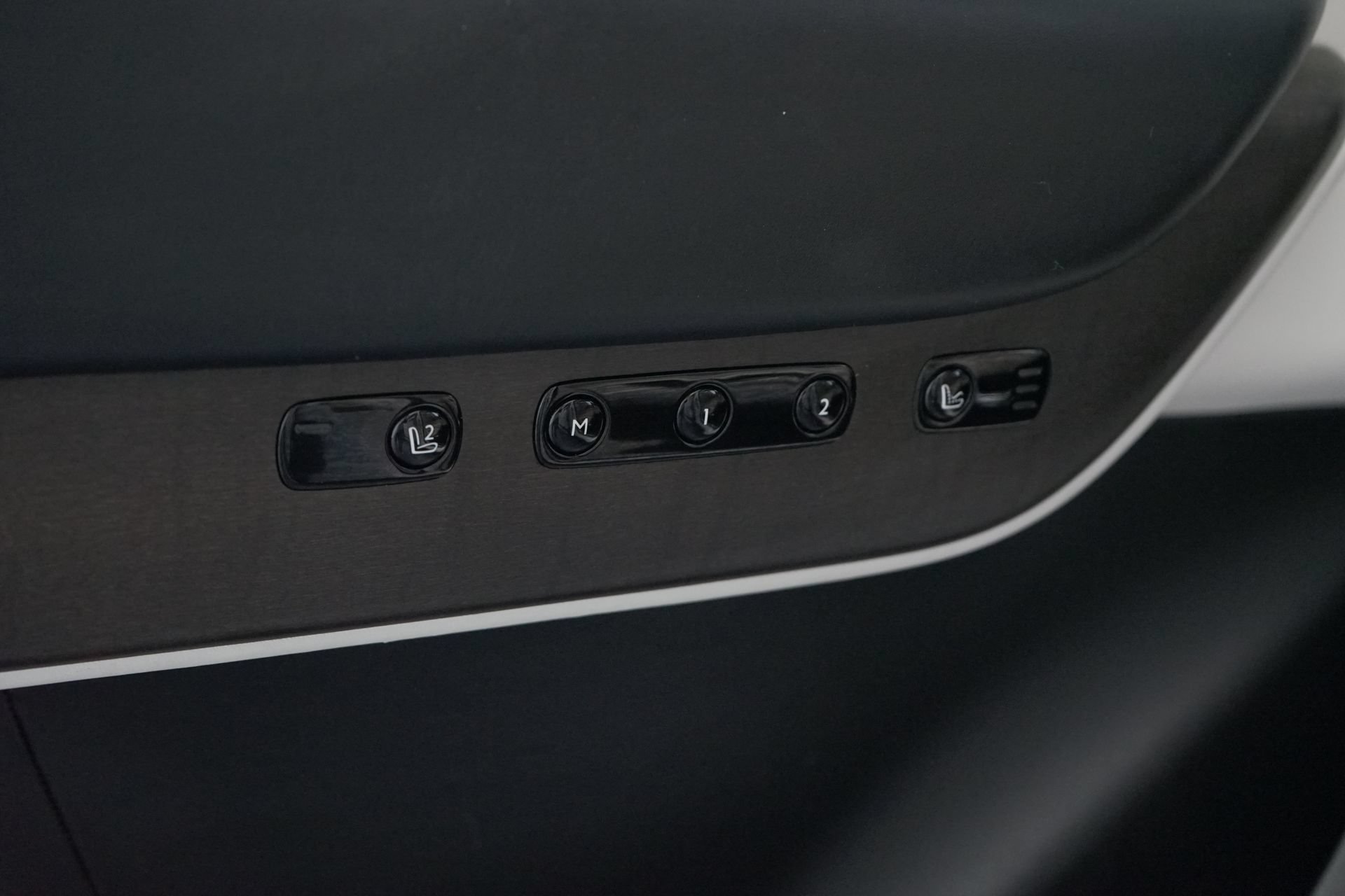 Used 2019 Rolls-Royce Cullinan AWD/4WD image 33
