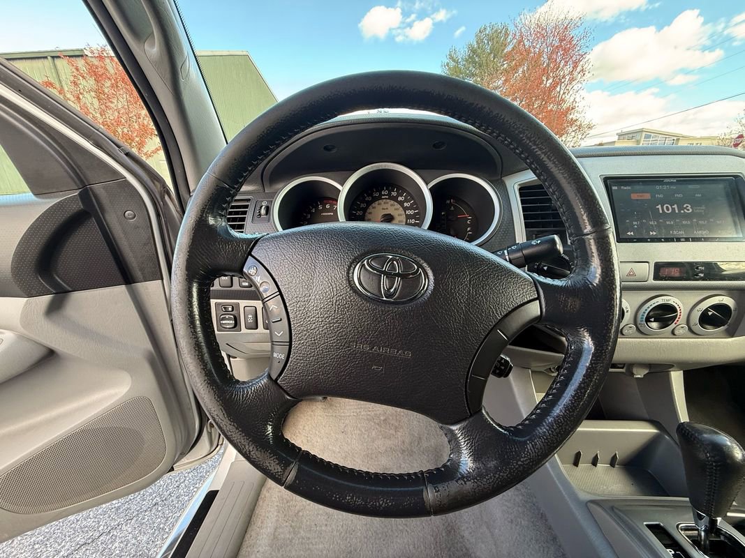Used 2010 Toyota Tacoma 4x4 Double Cab image 19