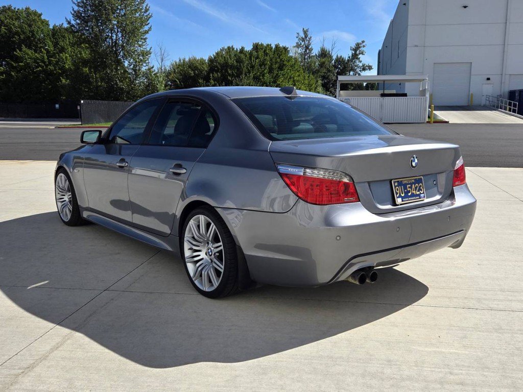 Used 2008 BMW 550i Sedan RWD image 7