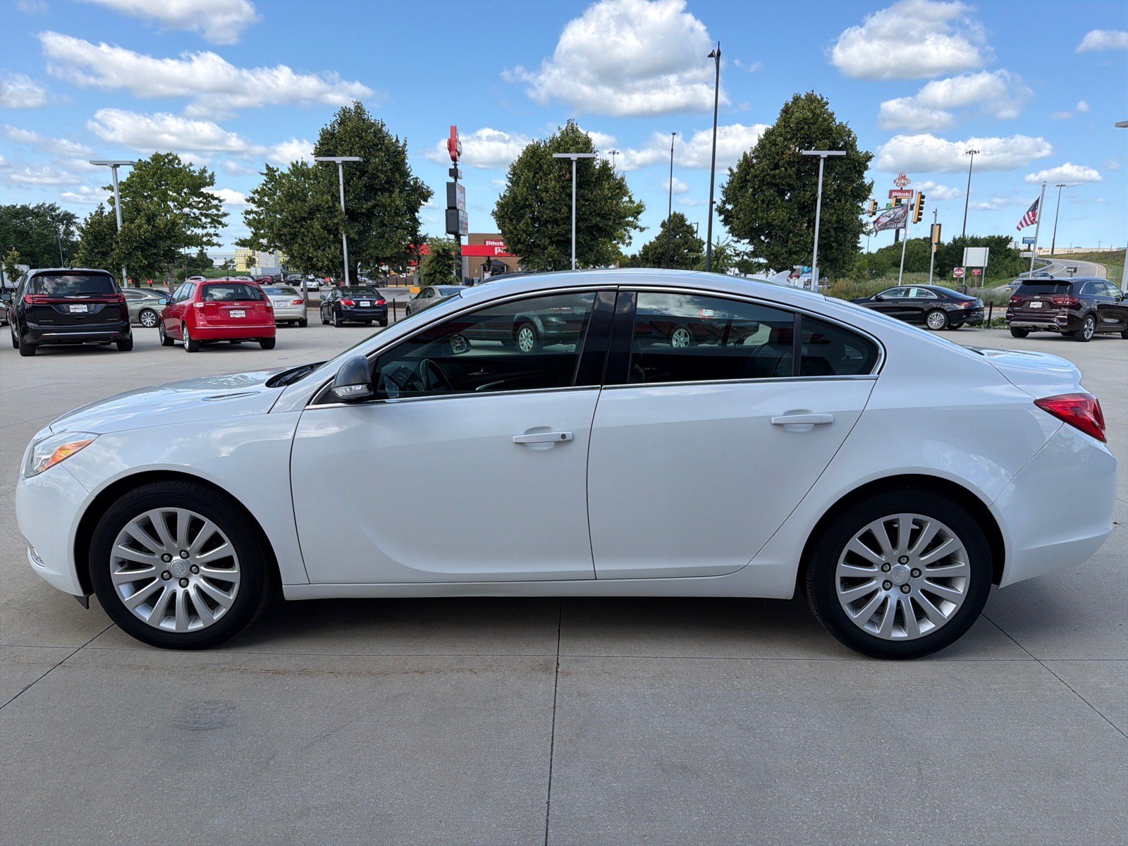 Used 2012 Buick Regal Leather FWD image 5
